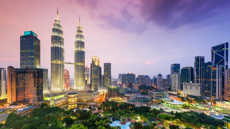 马来西亚夜晚吉隆坡摩天大楼大都会城市风景4k壁纸3840x2160