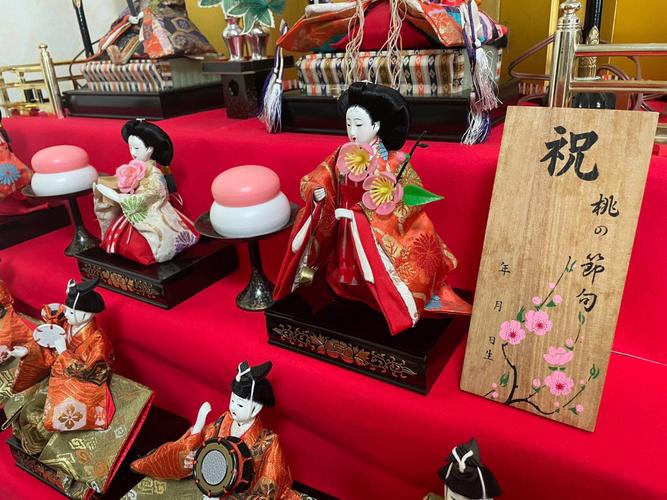日语老师邀请大家去家里过女儿节,第一次体验亲手制作日本料理,摆人偶