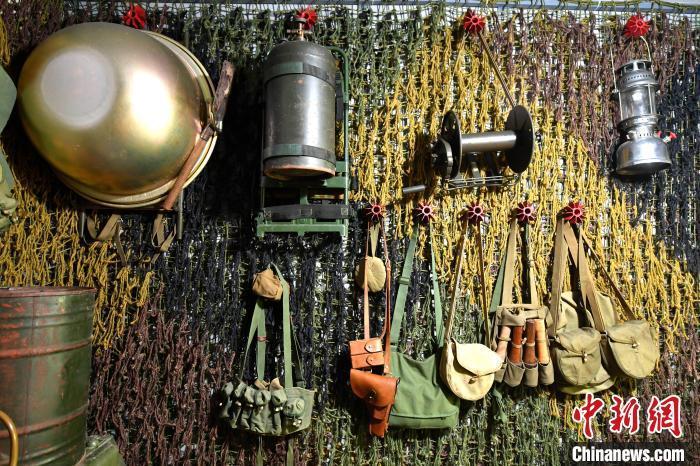 福州军迷收藏百件军旅老物件 记录高射炮兵成长历程_腾讯新闻