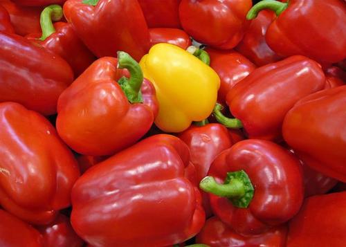别名:菜椒,甜椒,大椒,灯笼椒,青椒,辣椒.食量建议:每次约60克.