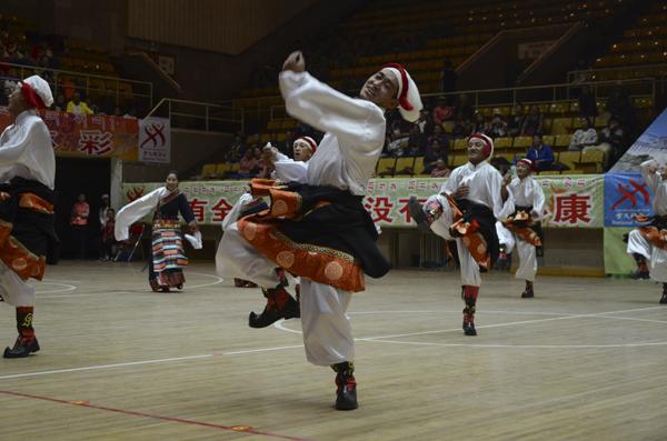 西藏举办首届健身锅庄舞交流展示大赛