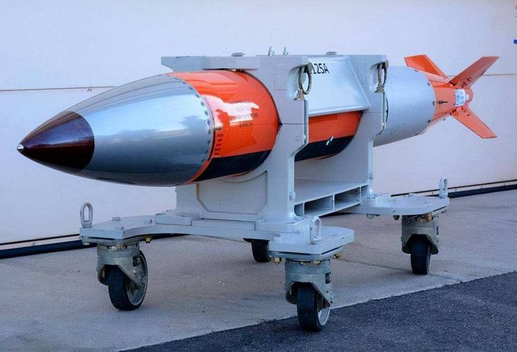 b61-12核弹针对美国在周边部署核武器,中俄应该如何反制?