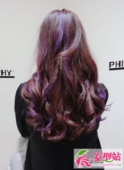 流行酒红葡萄紫染发 中年女士显年轻染发发型