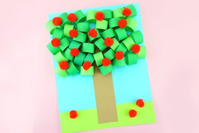 小班简单手工:卡纸拼贴画苹果树(步骤图解)