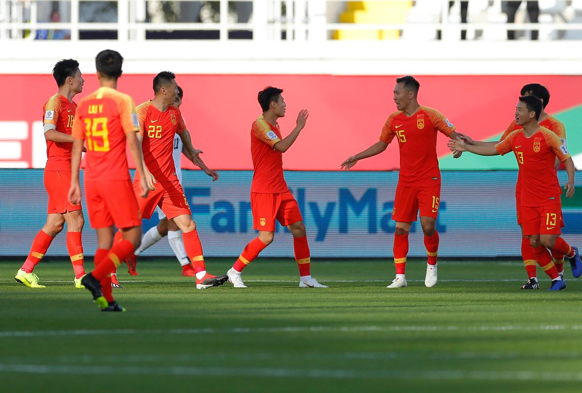 足球——亚洲杯:中国队庆祝首粒进球(2)