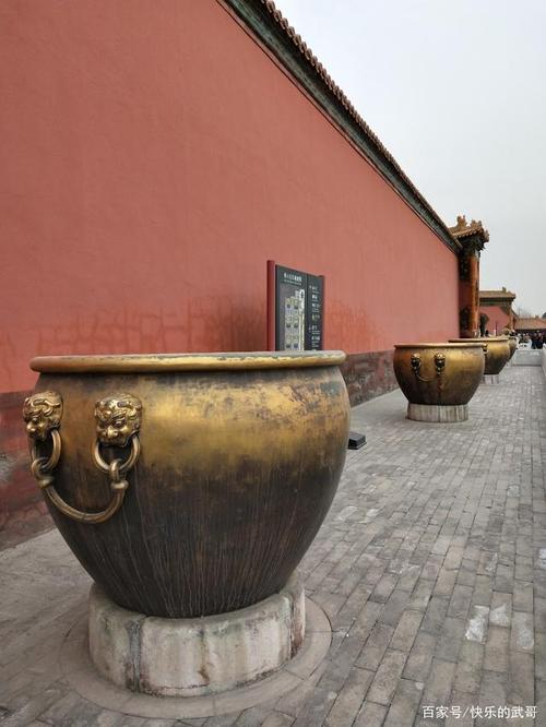 故宫博物院里为什么会有那么多的大水缸