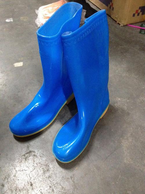 中筒男蓝色国产专业雨靴低价批发出售