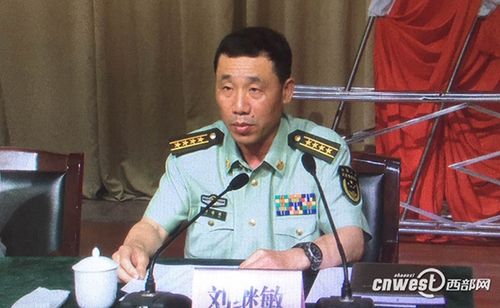 6月13日下午,武警陕西省总队召开宣布命令大会,武警部队副政委姚立功