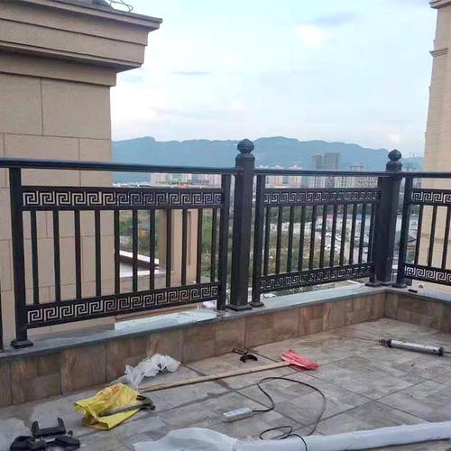 厂家定制铝艺阳台护栏楼顶露台铝合金栏杆自建房焊接铝制阳台栏杆