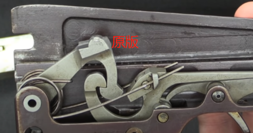 扳机组方面也可以看到日版的做了一些修改,扳机做了一定的简化.