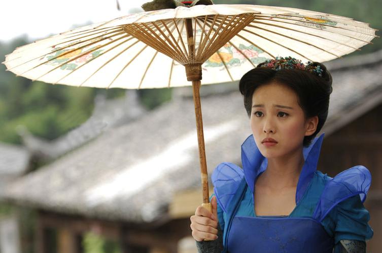 十八位古装明星撑伞,杨紫俏皮,刘诗诗唯美,最经典的是她?