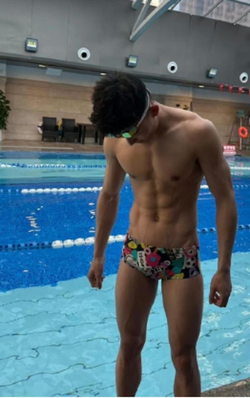 游泳运动员的花短裤#游泳# #腹肌