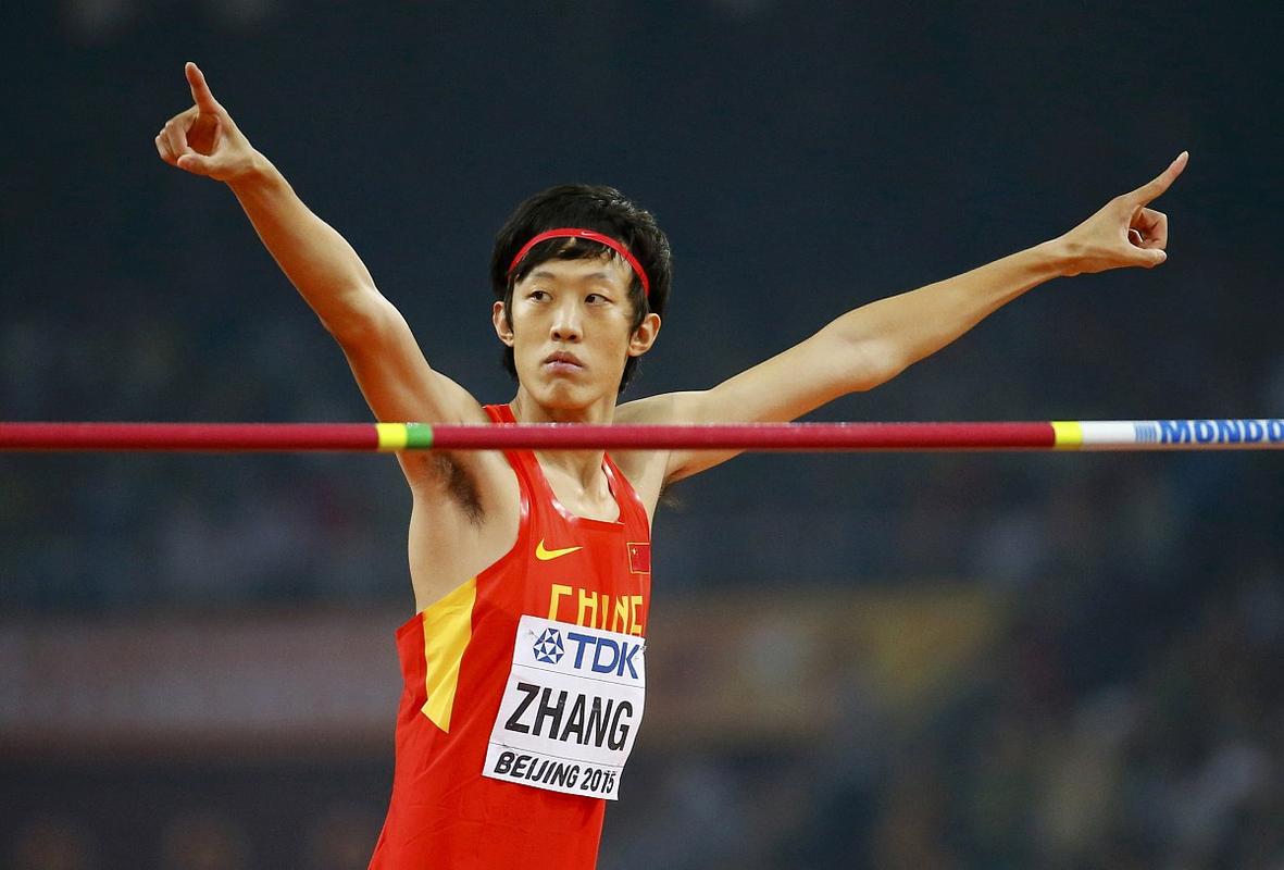 在意大利室内锦标赛男子跳高比赛中,中国跳高名将张国伟以2米26的成绩