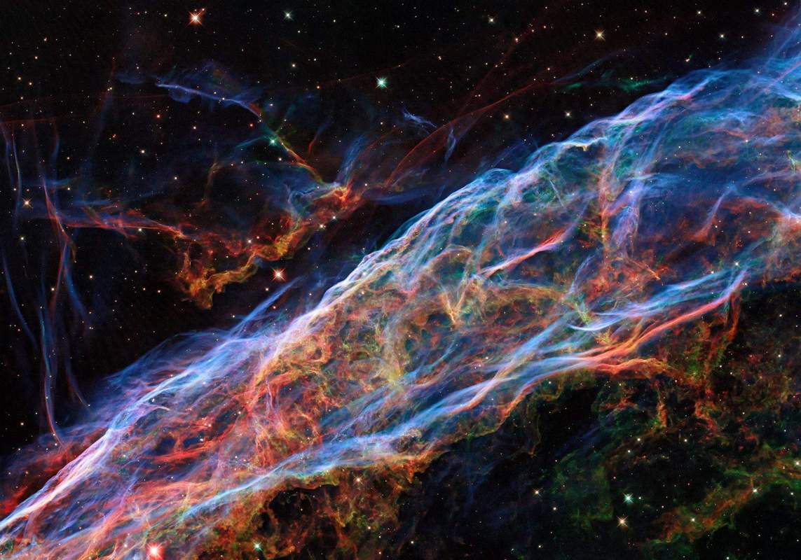 天文学家在宇宙深处,发现了几千条细丝,最长可达33万光年