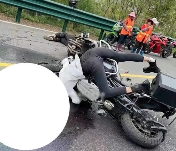 23岁网红女骑手车祸身亡行车记录视频曝光还原事故现场