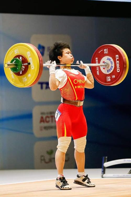 了在韩国晋州体育馆举行的2023年亚洲举重锦标赛女子49公斤级b组决赛