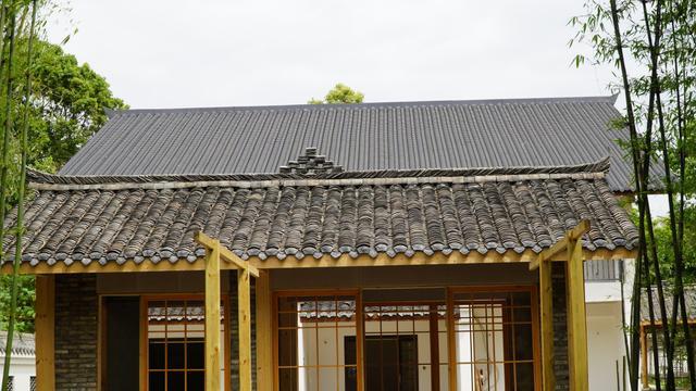 在中国的古建筑当中,瓦片是不可缺少的组成元素.