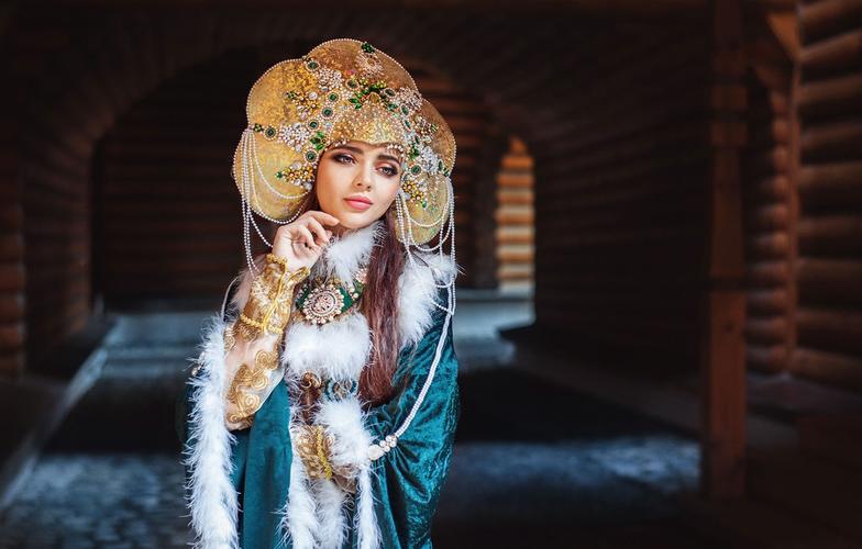 俄罗斯传统民族服饰明星图片