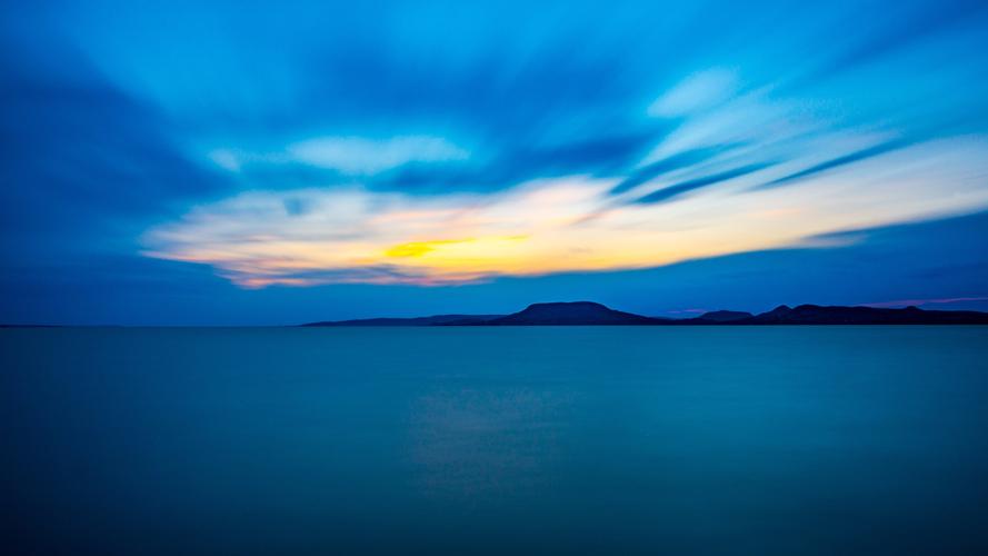 壁纸 夜,海,山,蓝色的黄昏 3840x2160 uhd 4k 高清壁纸, 图片, 照片