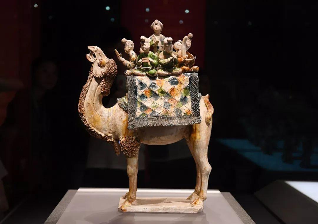 见证者:三彩载乐骆驼俑(陕西历史博物馆)