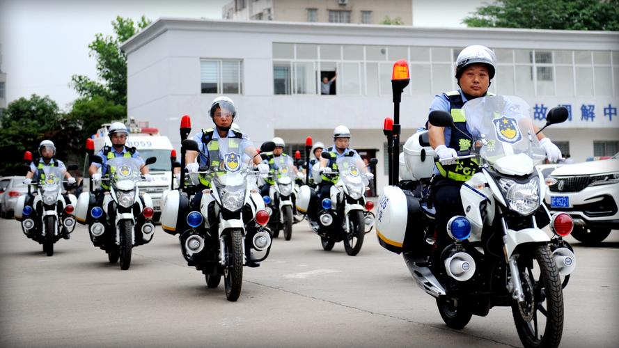 枣阳市公安局为"路长"配发15辆警用摩托车