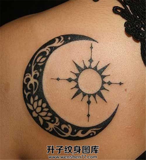 图腾月亮太阳纹身