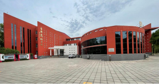 河北民族师范学院音乐舞蹈学院前身是承德师专音乐系,始建于1997年,在