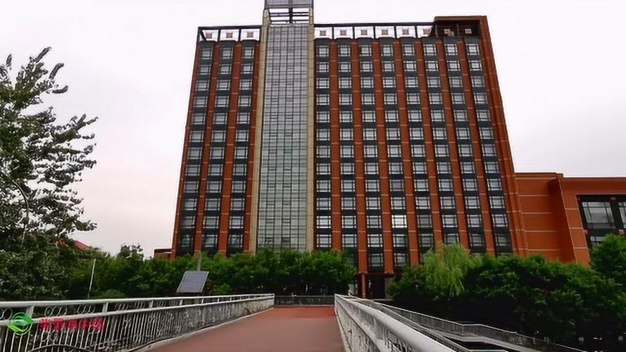 每个省在北京都有一个大厦,三环边橘色的山西大厦,太雄伟了