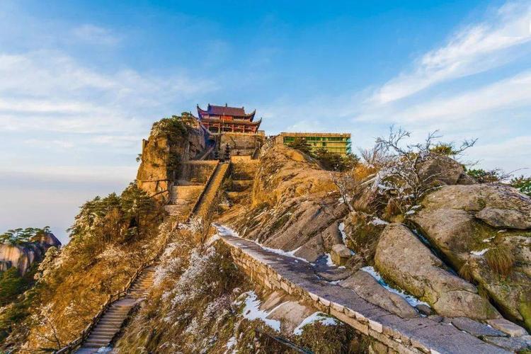 天台寺又名"地藏寺",位于九华山的天台峰顶,海拔1306米,为九华山位置