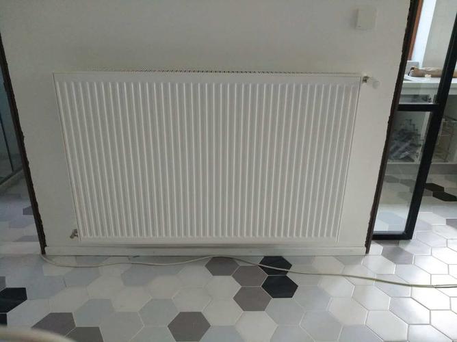 安装德国国明暖气片上门墙暖明装散热片暖气系统暖气片