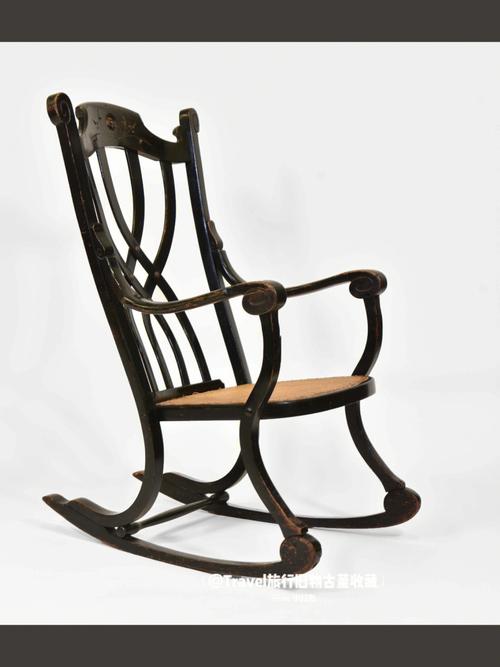 眼前一亮的1905年经典thonet古董摇椅