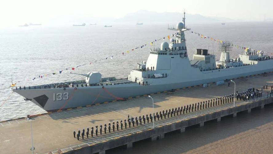 052dl改进型导弹驱逐舰"包头舰"已正式下水服役_工作_双拥_中国海军