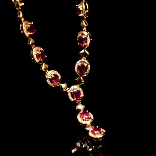 红宝石项链多少钱一条,请问这个红宝石项链如何市场价大概多少?