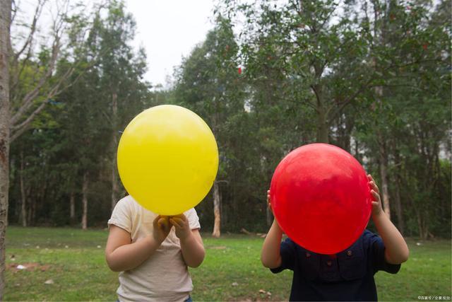 那么现在你有没有发现,你表扬孩子时,就如同我们童年吹气球呢?
