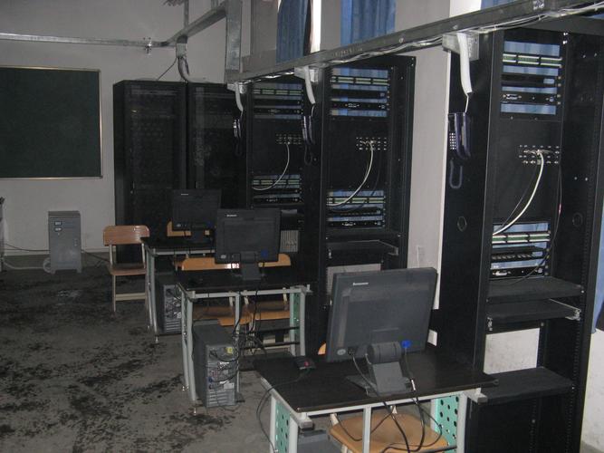 电子信息工程系开展计算机机房实验室宿舍安全检查
