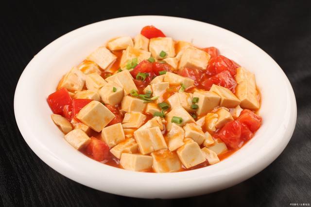 简单爽口的家常菜,营养丰富健康,番茄和豆腐的邂逅——茄汁豆腐