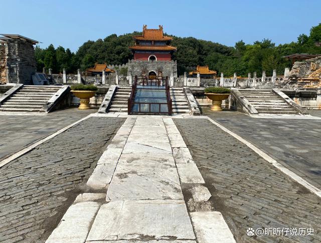 明朝的皇陵大部分都在北京,除了明太祖朱元璋的皇陵在南京,明惠宗朱允