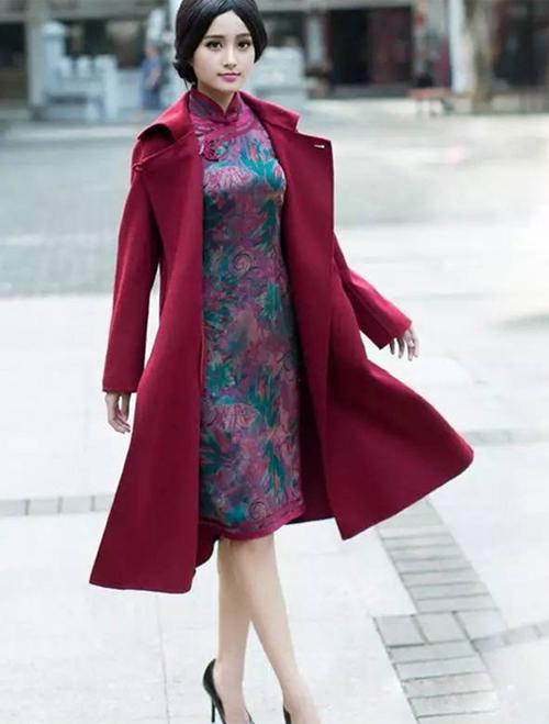 整理六款实用的冬季旗袍搭配方案度过一个美丽温暖的冬季