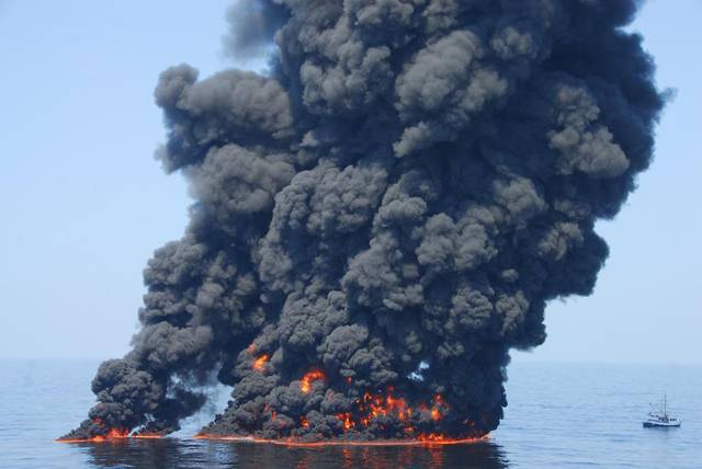 2010年墨西哥湾的石油钻井平台爆炸