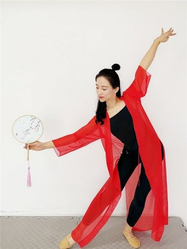 忠于古典 舞者心声 -- 李夏辉用舞姿传递快乐与幸福