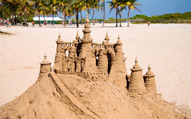 创意设计沙雕城堡高清桌面壁纸下载