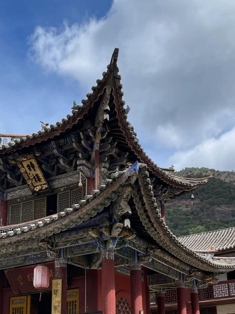云南省/宾川县 99鸡足山说是香火很旺97很灵的一个寺庙.