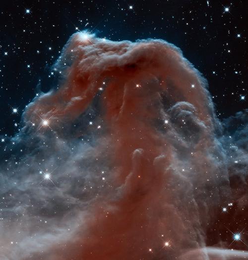 哈勃镜头下的宇宙星云图像(高清美图)