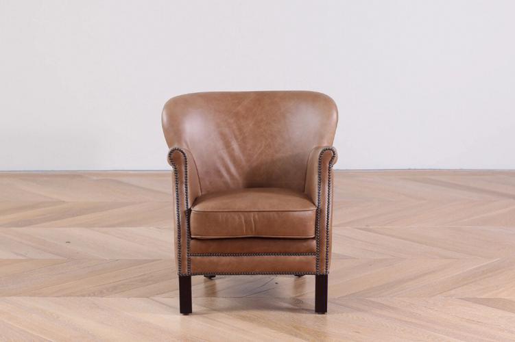小美式单人沙发精选优质巴西牛皮蜡变工艺 外形简练滚边嵌条加以铆钉