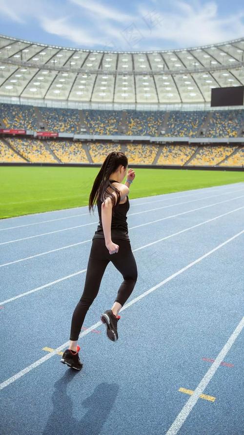 跑步的运动美女高清摄影图片