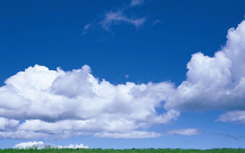 蓝天白云唯美护眼风景图片桌面壁纸
