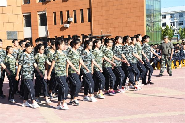 沧州渤海新区中捷产业园区高级中学举行开学典礼