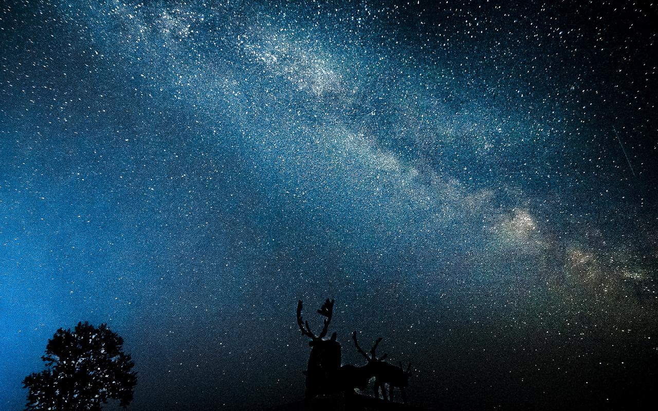 灿烂的星空夜景摄影高清桌面壁纸