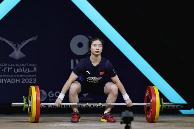 举重——世锦赛:罗诗芳获女子59公斤级三项冠军|举重|挺举|季军_新浪