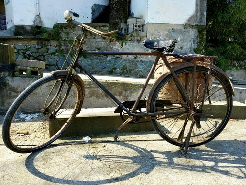 老式28自行车三十年前,相当于如今的奔驰宝马